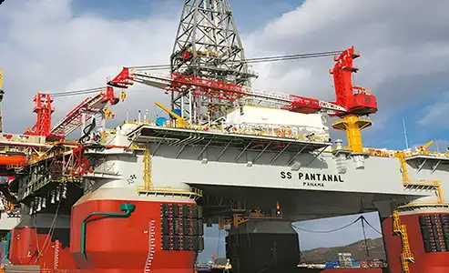 kingpost crane Products mount on top of a post welded to the rig structure